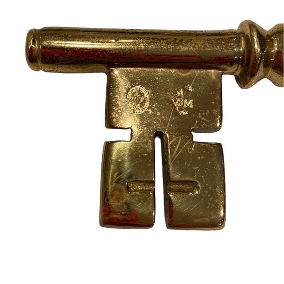 Vtg Colonial Williamsburg Brass Skeleton Key Paperweight Virginia Metalcrafters - Picture 8 of 10